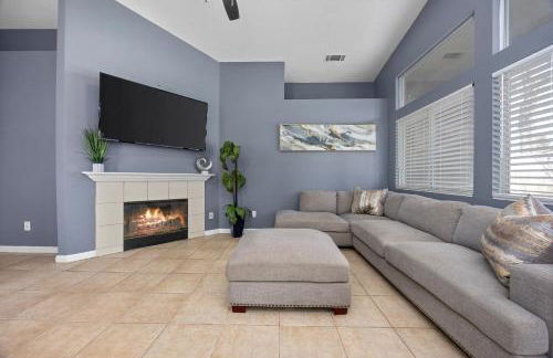 3 Bed 2 Bath Newly Furnished - Available Now - Photo 14