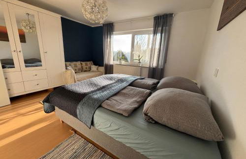 Panorama-Haus Ferienwohnung SÄNTIS - Schlafzimmer, Wohnzimmer, Küche, Bad, Sonnenterrasse mit Bergblick im Garten - Foto 4