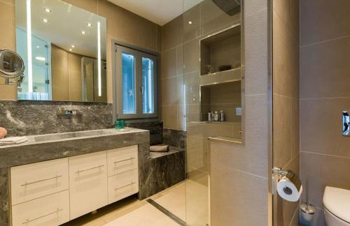 GAIA, unique villa, private pool & tennis court & boules - Foto 32