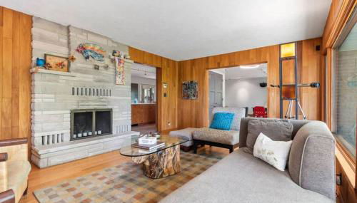 Mid Century Beauty with Huge Sunny Porch - Foto 5