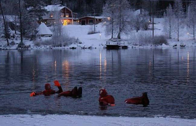 Flotación en un lago congelado - Foto 3