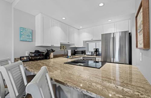 Siesta Paradise - Steps to Beach & Village - Pool - Photo 16