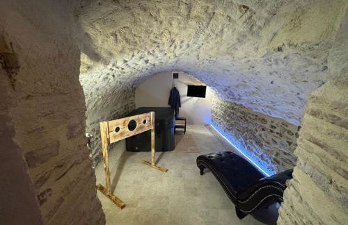 L'Alcôve Secrète Suite médiévale avec Spa - Foto 30