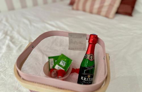 LOVE Room - Balnéo - Ciel Etoilé - Free Wifi - Netflix - Hyper Centre - Foto 6