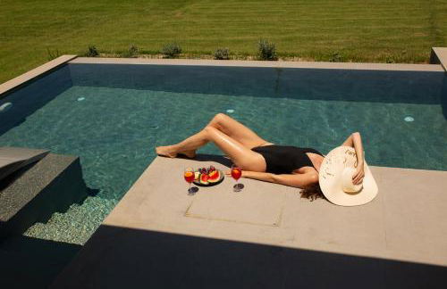 Aphrodite Luxury Suites, Private Heated Pool & Jacuzzi -Romantic Escape for Couples - Photo 67