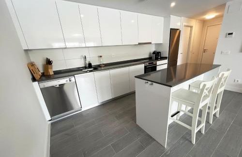 Wonderful, excellent new 4-bed apartment near Málaga with indoor and outdoor swimmimg pools, gym and sauna facilities - Photo 11