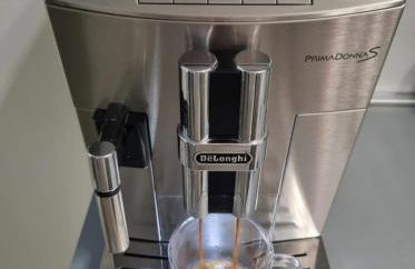 Apartment PLAZA -Wallbox 11kW- Private SPA- Jacuzzi, Infrared Sauna, Luxury massage chair, Parking, Entry with PIN 0 - 24h, FREE CANCELLATION 24 hours before Check In,Premium pillows and mattress - Photo 5