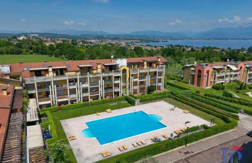 Paradise Lake View in a 5 pools exclusive residence DesenzanoLoft Official Partner Homes & Villas by Marriott Bonvoy - Foto 25