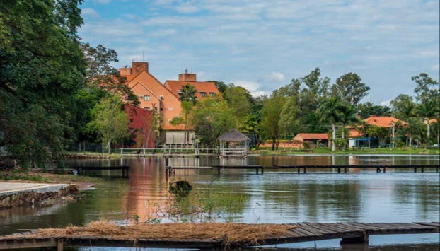 Excursão ao lago Ypacaraí - Foto 2, Casas nos arredores do lago