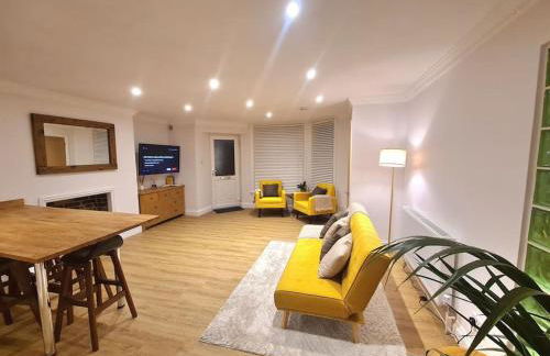 Luxury, Spacious 3 Bedroom, Beachfront Apt with Parking & Courtyard - Shoreside - Foto 11