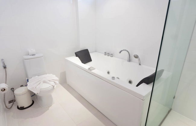 Sunset Plaza Karon by RESAVA - Photo 49