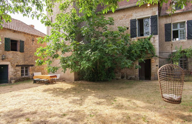 Historic Mansion by River Cenevieres - Foto 1