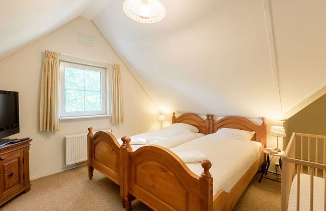 Charming Home w/ Garden - Photo 2