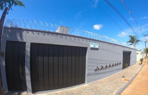 Casa Para Até 5 Hospedes Próximo UNITRI, Uberlândia Shopping e Palácio de Cristal - Foto 13