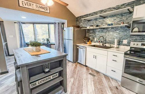 Lakefront Home-3BD25BADockGrillFirepitPool - Foto 35