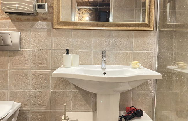 Centrally Located Historical Flat in Beyoglu - Foto 10