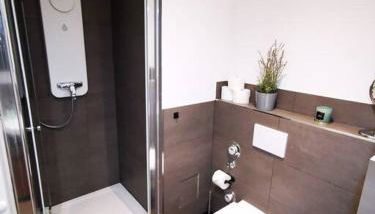 HH 02 by ROCKCHAIR - SUPERHOST Status - Modernes Apartment mit sonnigem Balkon & premium Boxspringbetten in Winterhude - Hamburg Top Geheimtipp - Foto 4