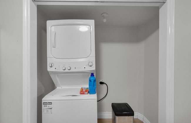 Beautiful House - On A Quiet Street - Photo 51