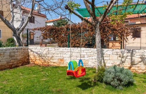 The Village - Foto 13