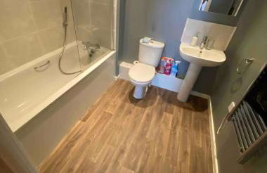 Cosy room near all amenities with free parking and WiFi - Photo 10