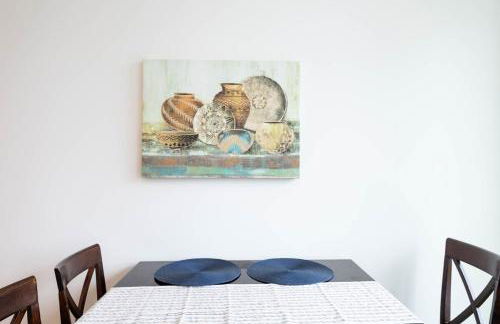 Snug 3BR HighRise with Pool, Spa & Rooftop Views - Foto 30