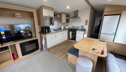 Stylish large static caravan gold rated 3BR Slp 8 Thorness Bay - Foto 4