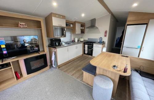 Stylish large static caravan gold rated 3BR Slp 8 - Foto 4