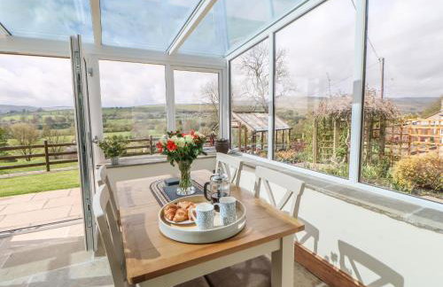 West Reins - Photo 3