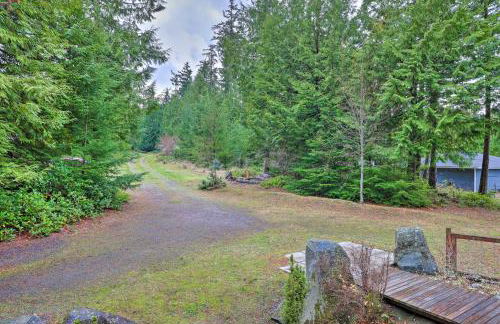Lopez Island Hideaway with Coastal Views and Deck! - Foto 33