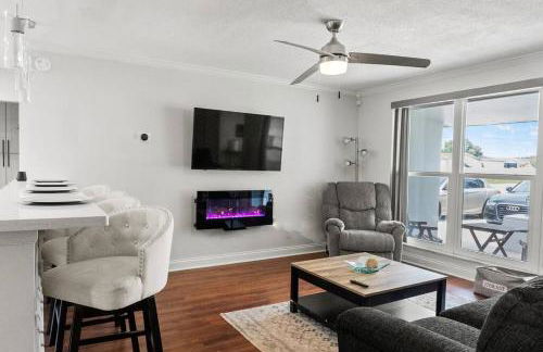 Stadium Sunflower Miramar home, 3 bd, 2 ba - Photo 16