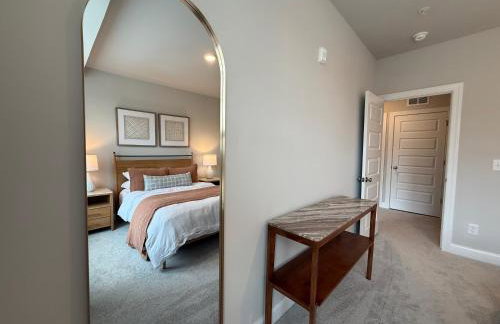 Luxe King Bed, Balcony, Garage in Downtown Raleigh - Foto 23