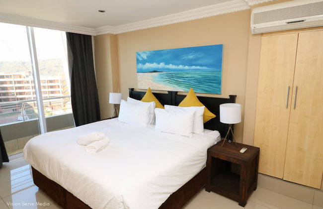 1 Bedroom Luxury Apartment - Photo 8