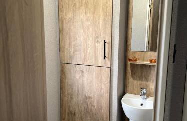 Modern Caravan 2025 with Decking - Foto 13