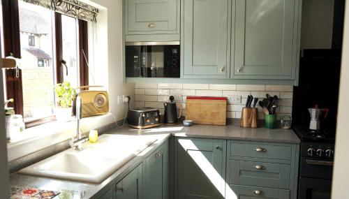 Atworth Haven: 4-Bed Home with Garden - Foto 2, stove