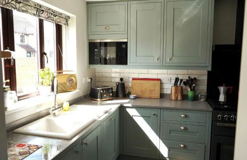 Atworth Haven: 4-Bed Home with Garden - Foto 2