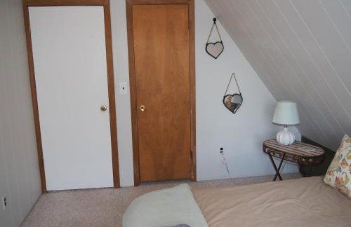 The Cub Hill Chalet - Private Lakefront with Spa! - Foto 39