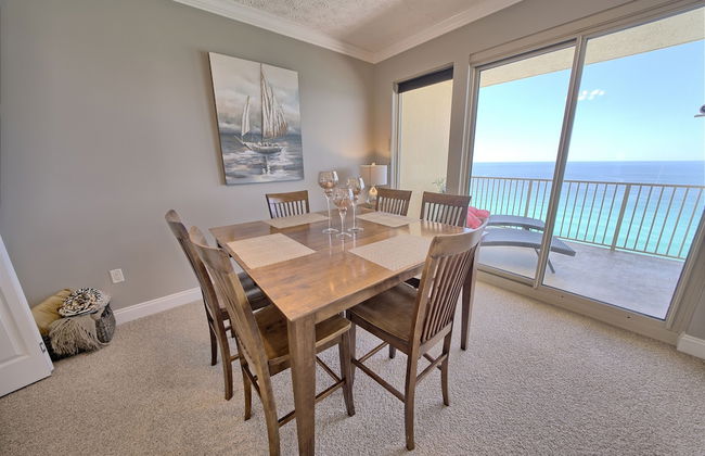 Stylish Oceanfront Condo with Beach and Picnic Area Access - Unit 1706 by RedAwning - Foto 19