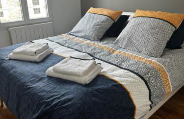 leBel endroit 145m2 , terrain et terrasse de 350m2 au coeur des commerces ,à proximité de la mer et tous services inclus - Photo 7