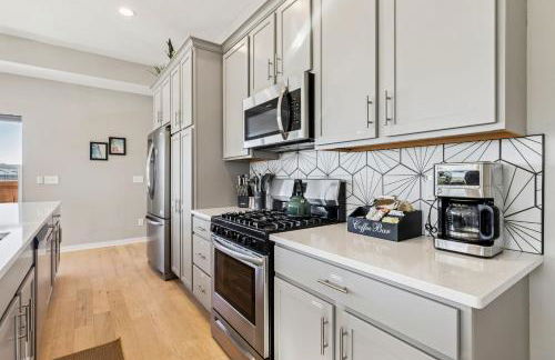 Family Fun Near Cedar Point - Rooftop Lake Views - Photo 17