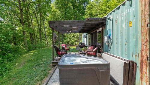 Unique Dover Accommodation with a Hot Tub Perfect for Glamping in Ohio - Foto 5