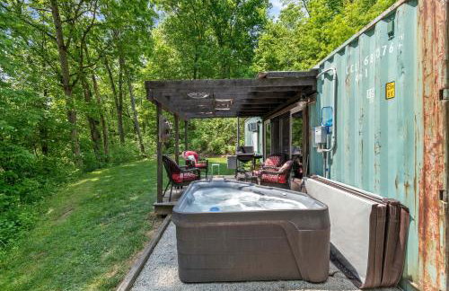 Unique Dover Accommodation with a Hot Tub Perfect for Glamping in Ohio - Foto 5