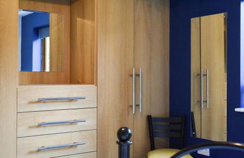 Air Maison - Large Family Home with Pool Table - Photo 36