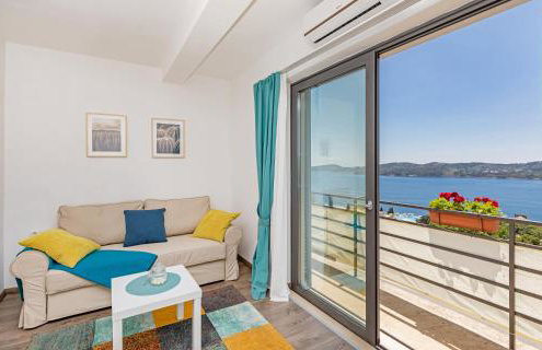 Apartmani D & J with Heated Pool & Stunning Sea View - Photo 135