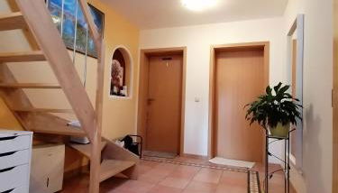 Großzügiges Wohnstudio mit Balkon und Badbenutzung - Foto 5