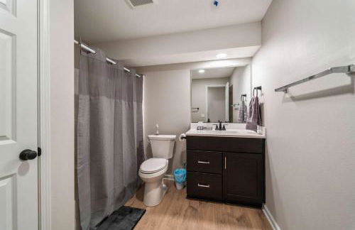 Spacious 5BR Family Home Near ISU & Attractions - Foto 24