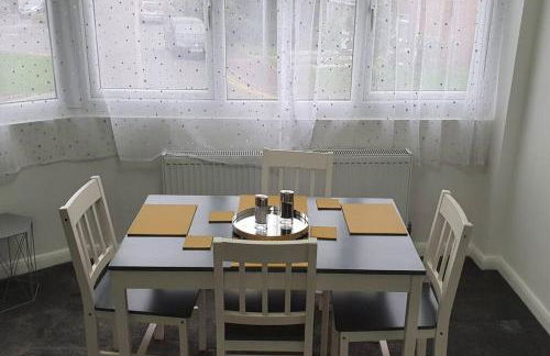 Exquisite and Modern 2 bed Maisonette - Foto 5