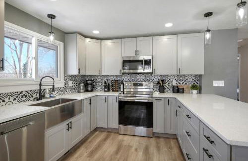 Serene 4-Bedroom Getaway in Arvada! Pet-friendly! - Foto 7