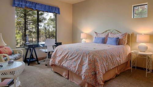 Torreon Family Cabin, Large Decks & Open Floorplan - Photo 2