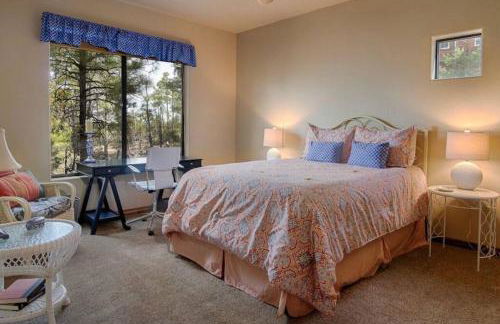 Torreon Family Cabin, Large Decks & Open Floorplan - Photo 2