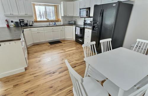 Large Modern Driggs Home with Game Room, Close to Targhee! - Foto 13